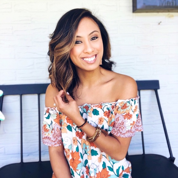 Meet your Posher, Monica - Picture 2 of 3